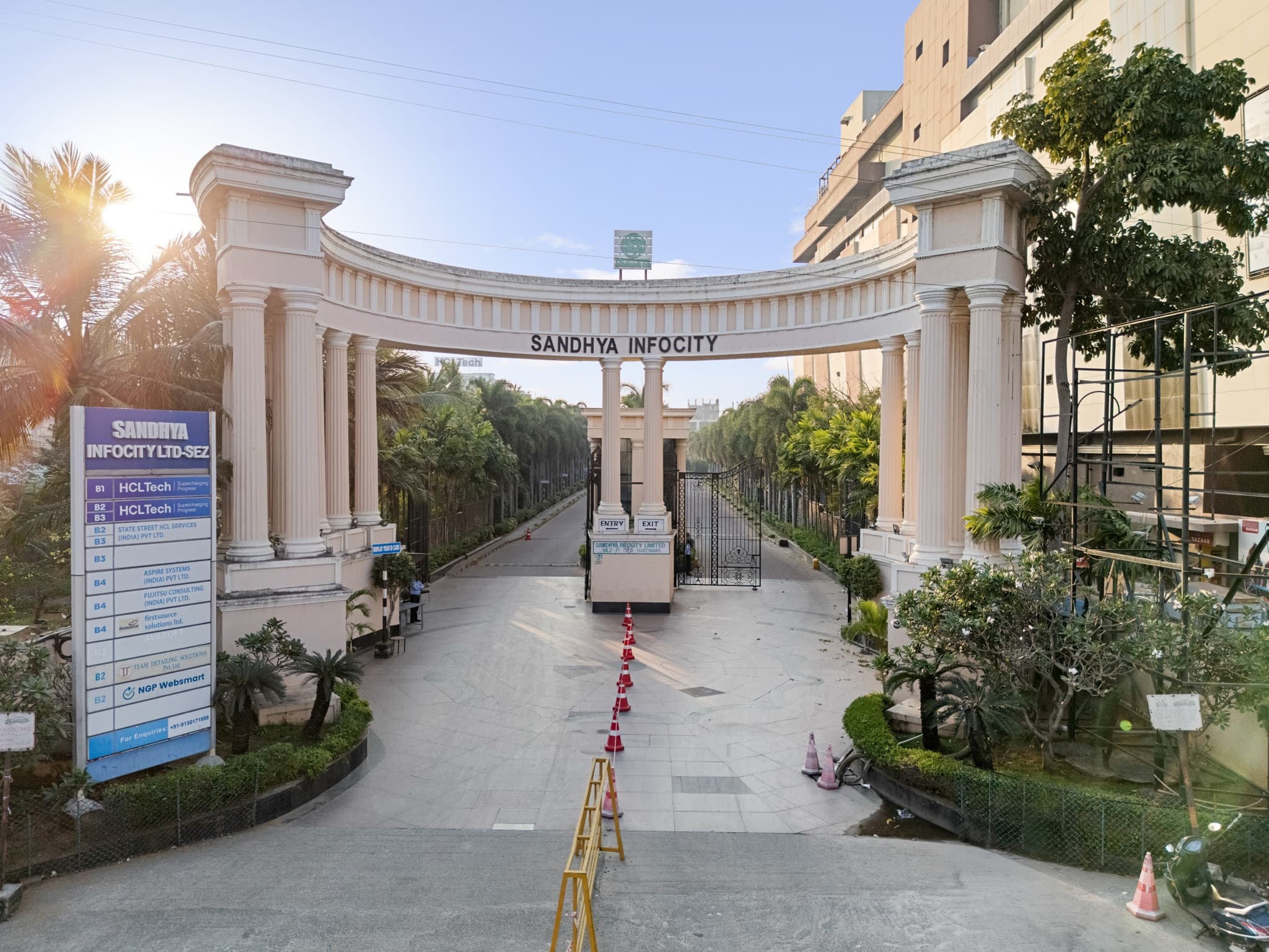 Sandhya Infocity grand entrance